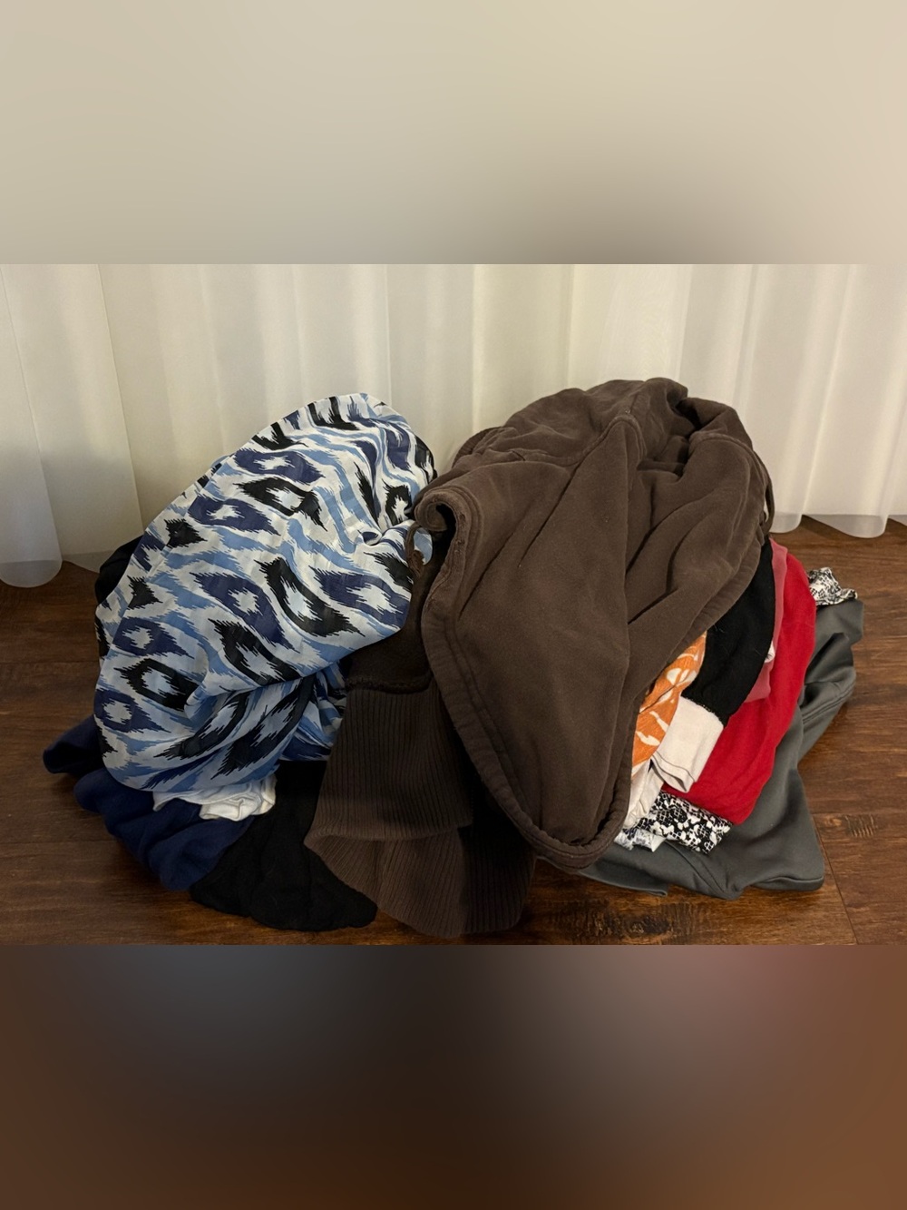 Women’s Shirt Bundle total of 16 tops all size Large - Casual Everyday Top